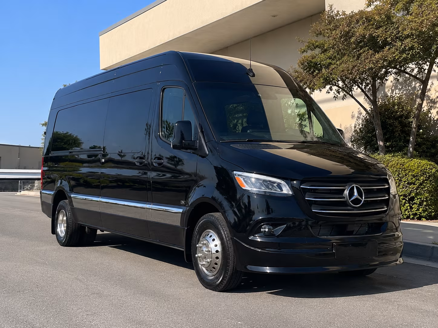 charlotte 8 passenger sprinter van