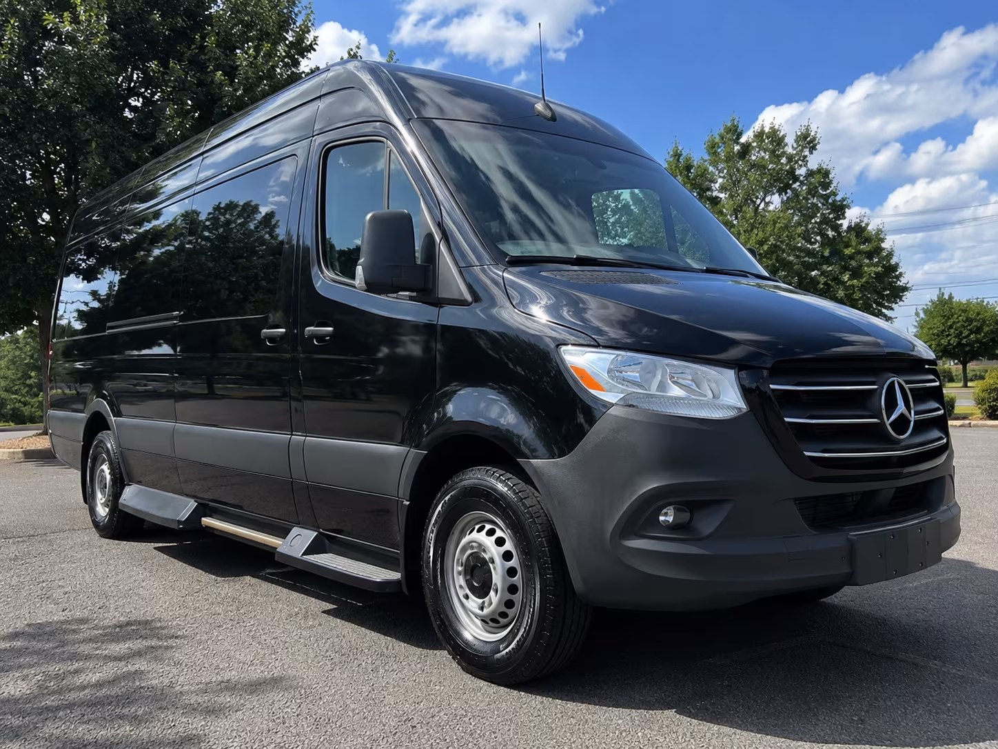charlotte employee shuttle van service