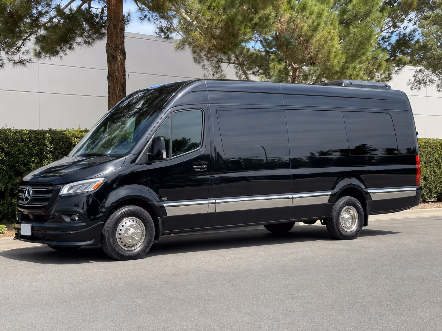 find the perfect transportation for your next airport transfer 4