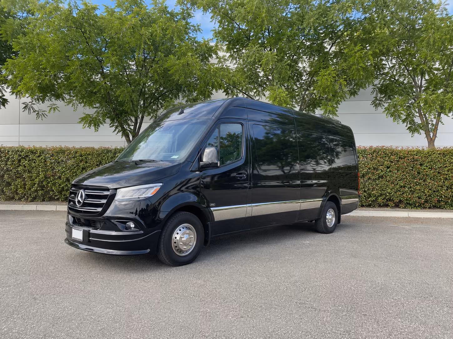 find the perfect transportation for your next airport transfer 5